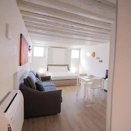 Apartament Ca Della Luna Venexiana By Venicevillas *