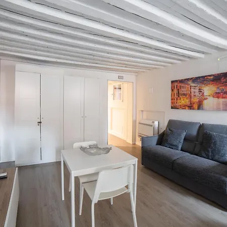 Ca Della Luna Venexiana By Venicevillas *