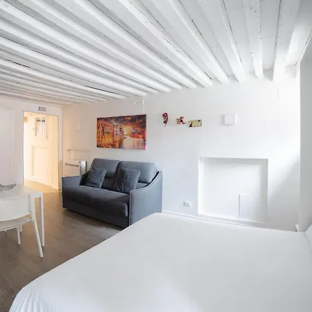 Apartament Ca Della Luna Venexiana By Venicevillas *